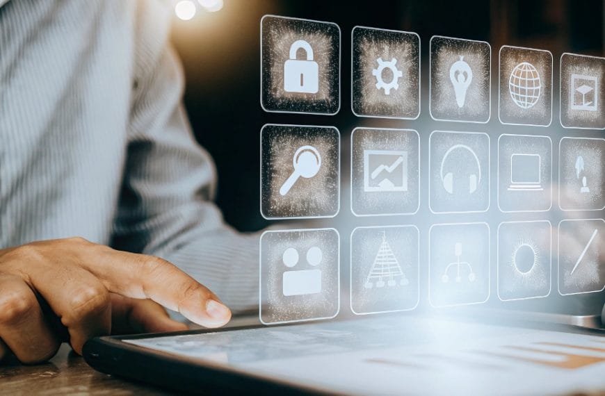 Gráfico visual que combina iconos de inteligencia artificial (IA) con símbolos de productividad, ahorro de tiempo y eficiencia para un negocio