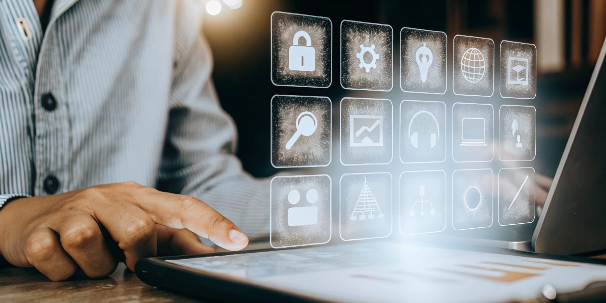 Gráfico visual que combina iconos de inteligencia artificial (IA) con símbolos de productividad, ahorro de tiempo y eficiencia para un negocio